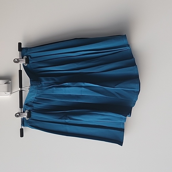 BNWT ASOS Pleated High Waisted Wide Leg Shorts - Picture 5 of 7